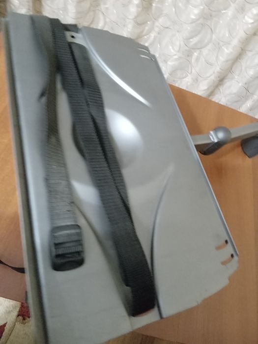 Кронштейн під телевізор.