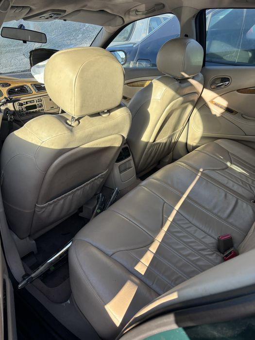 Jaguar S-type e X-type para peças