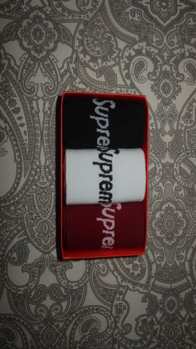 Pack 3 meias Supreme (preto/branco/vermelho) – novas