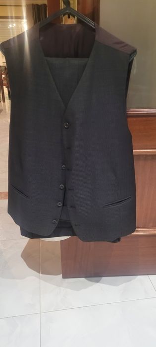 Fato de homem 3 peças, cinzento. Ótimo estado.