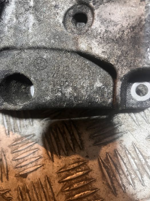 Bmw b47 lapa alternatora mocowanie