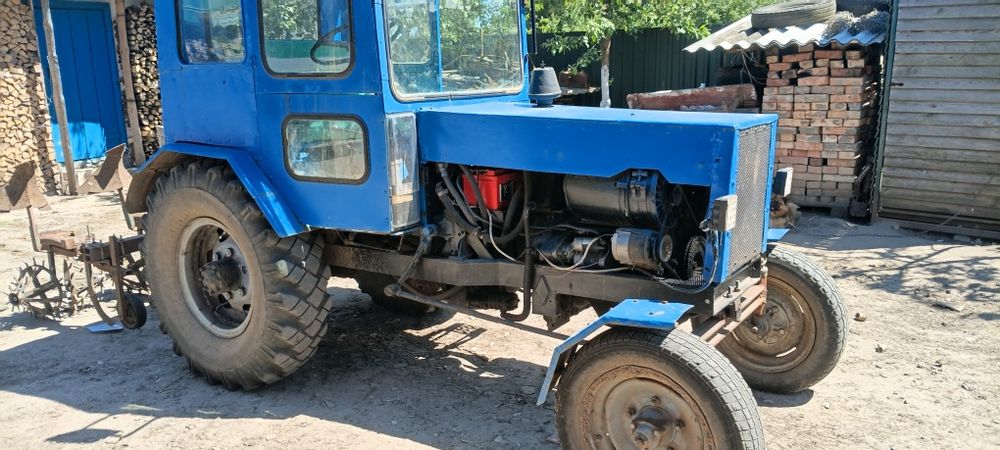 Продам трактор на ходу
