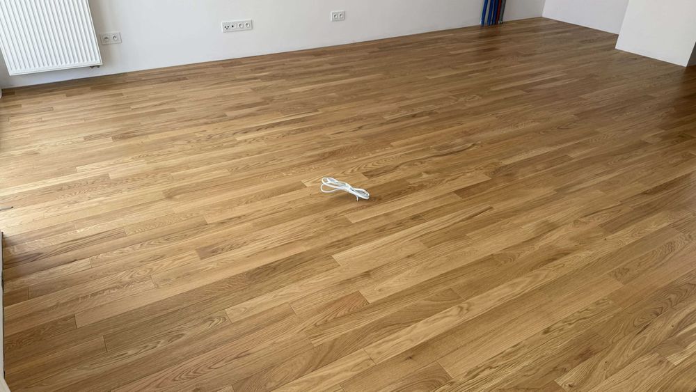 Deska dębowa lakierowana szczotkowana 11x90x990 (65 m2)