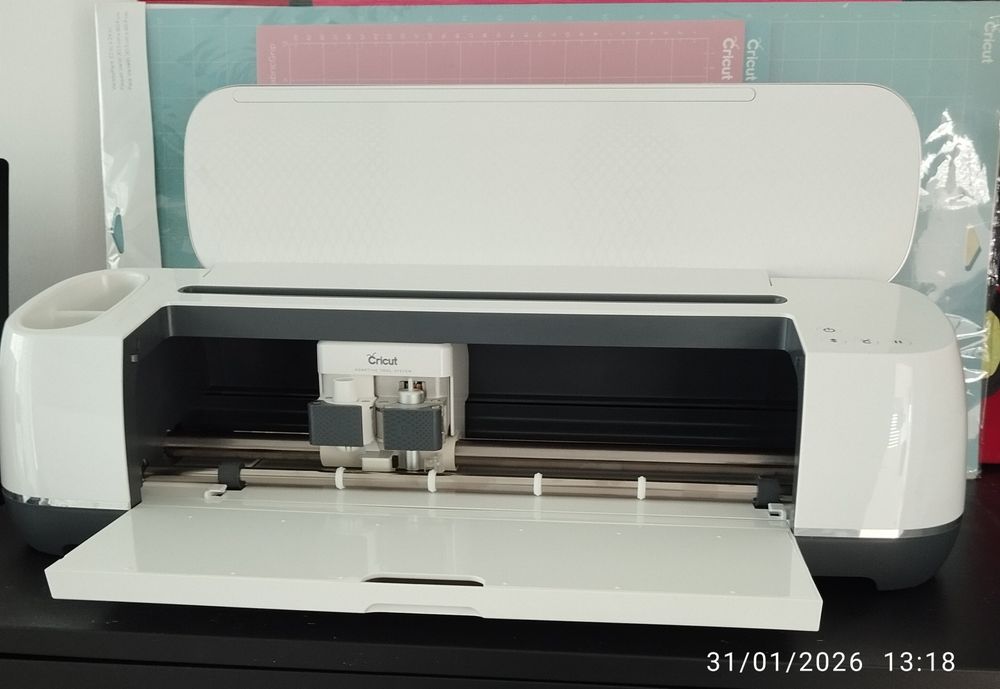 Cricut Maker Champagne – Usada 1 vez – Como nova