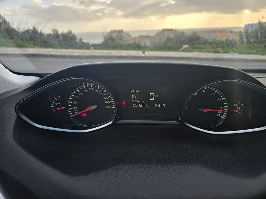 Peugeot 308 — fotografia 7