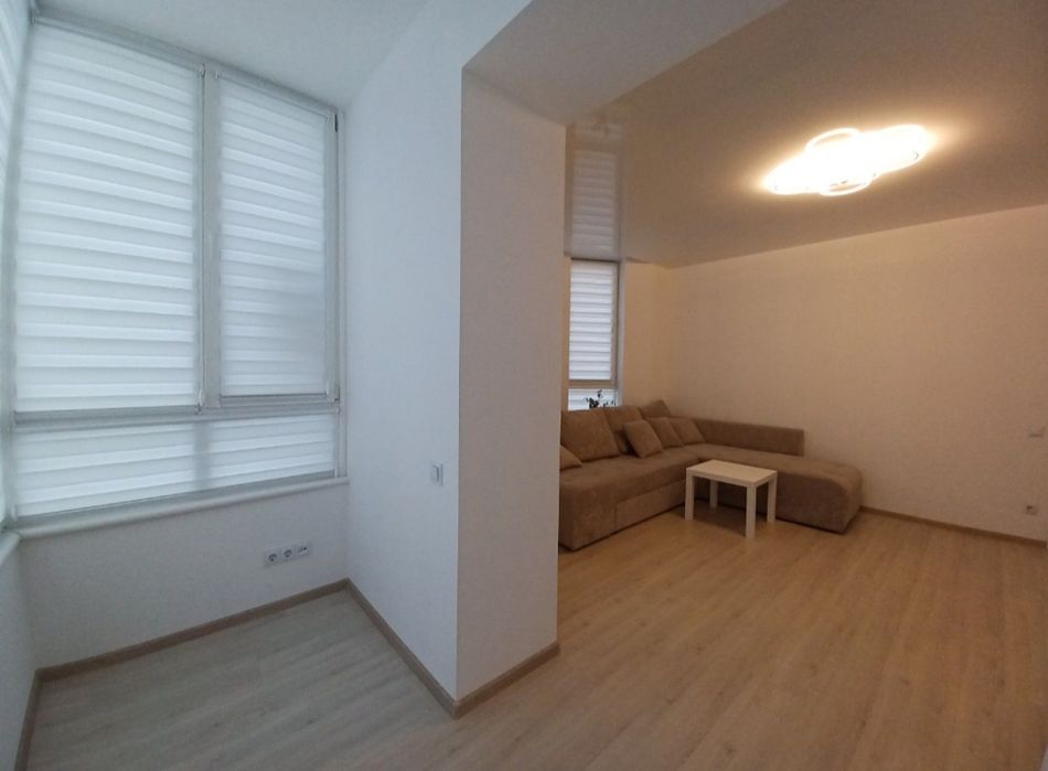 Здається простора 2х км квартира!!!