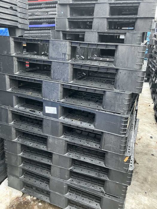 Продам піддони пластикові Б/В