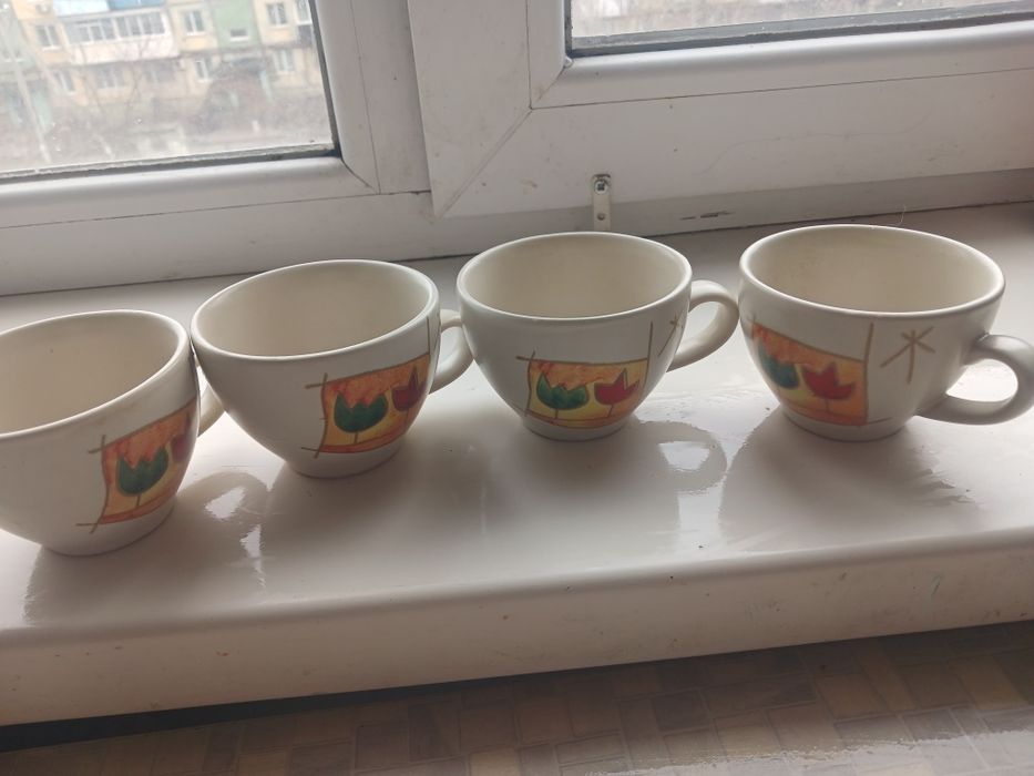 Продам набір чашок