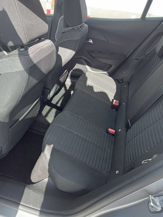 Peugeot 2008 automat 130 km tablet ledy piękne się prezentuje