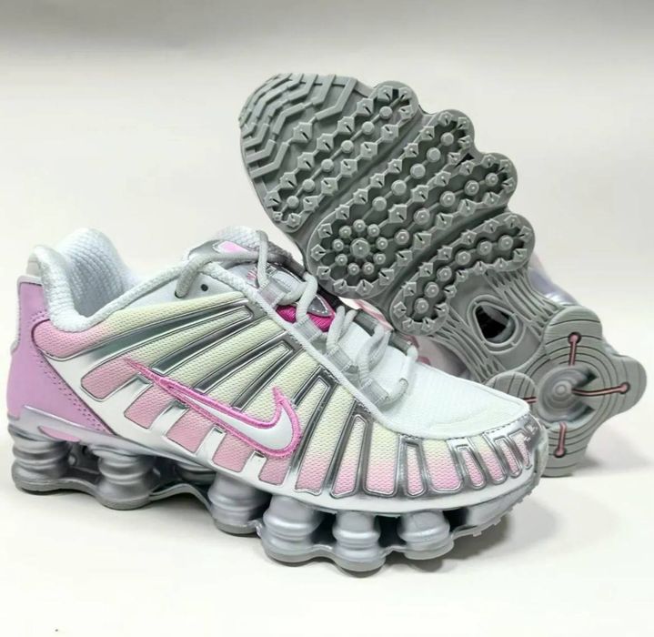 Кросівки: Nike Shox TL: 800 Кросівки для міста Огирівка