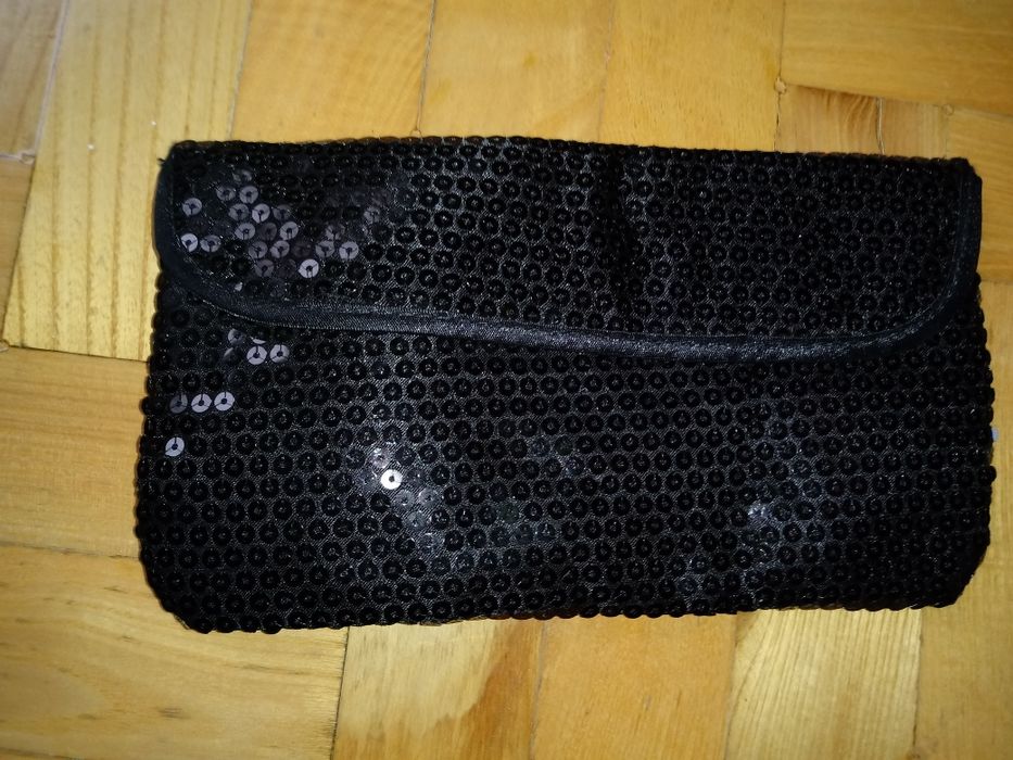 Cekinowa torebka kopertówka