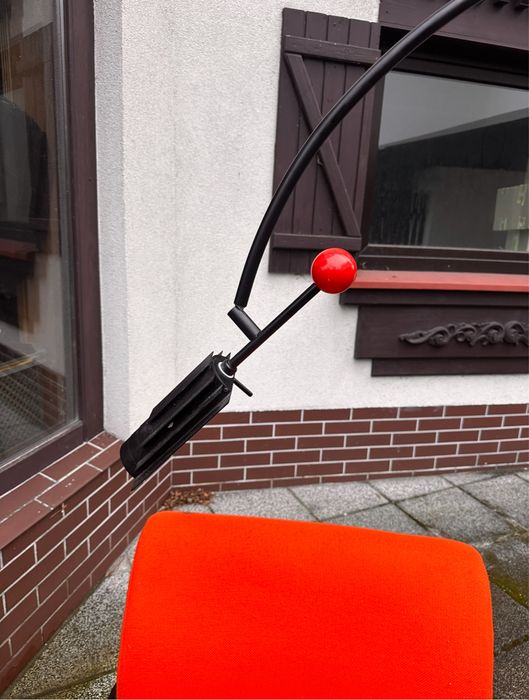 Robert Haussmann dla Swisslamps International lampa łukowa.