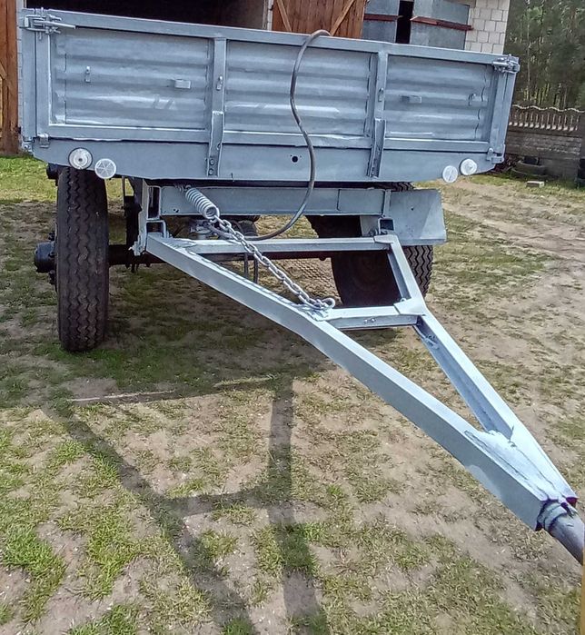 Przyczepa D 50 sprawna, solidna oraz pojemna  o trwałej konstrukcji