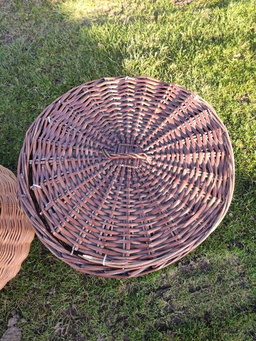 Duży kosz wiklinowy