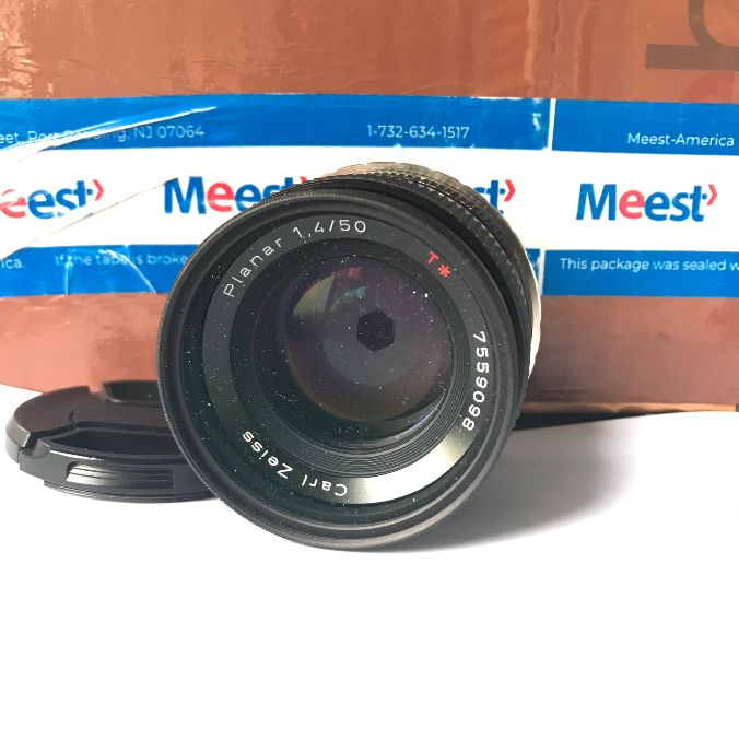 Objectif Carl Zeiss Planar 1,7/50 T* + Filtre UV Tamron - Monture Contax/Yashica
