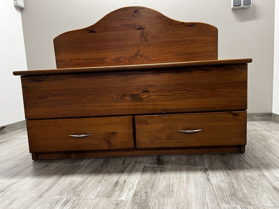 Szafka na obowie i akcesoria.