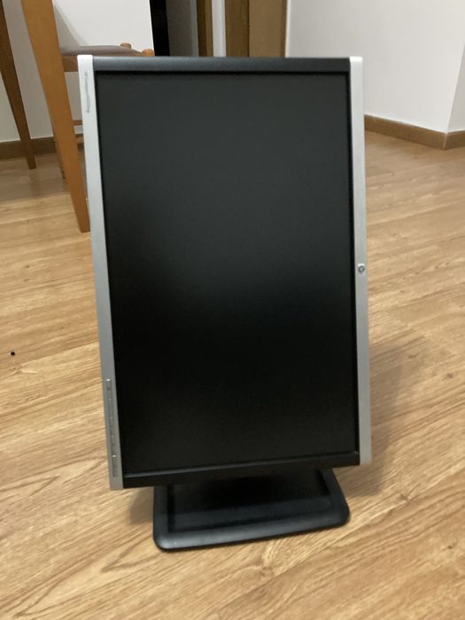 HP 22" Rotating Monitor64584748955778121