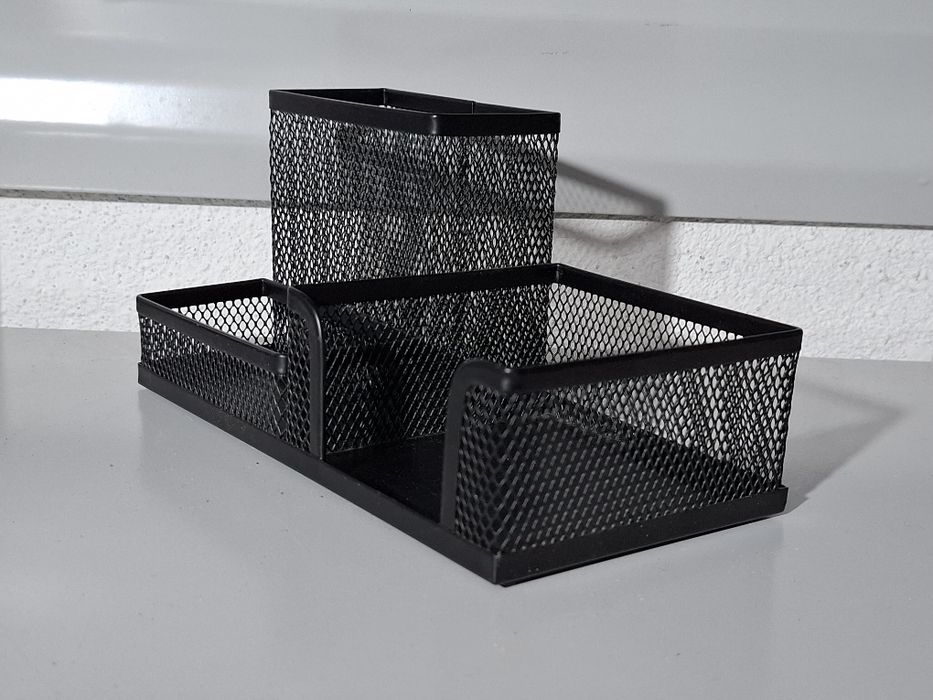 Organizador de mesa e porta-canetas em malha metálica preta