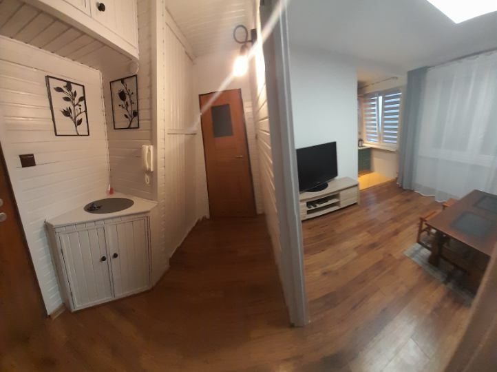 Wynajmę mieszkanie Starodąbrowska 13