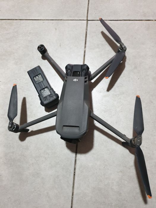 Квадрокоптер DJI Mavic 3 Classic