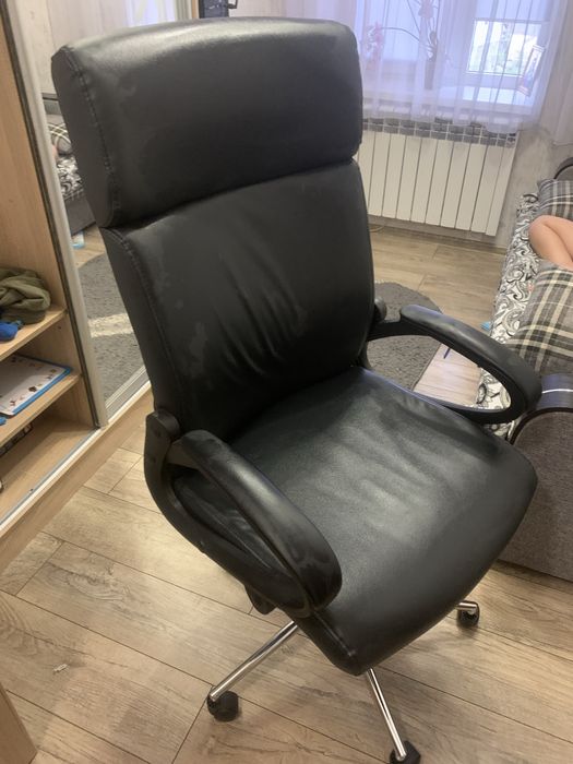 Офісне крісло нове