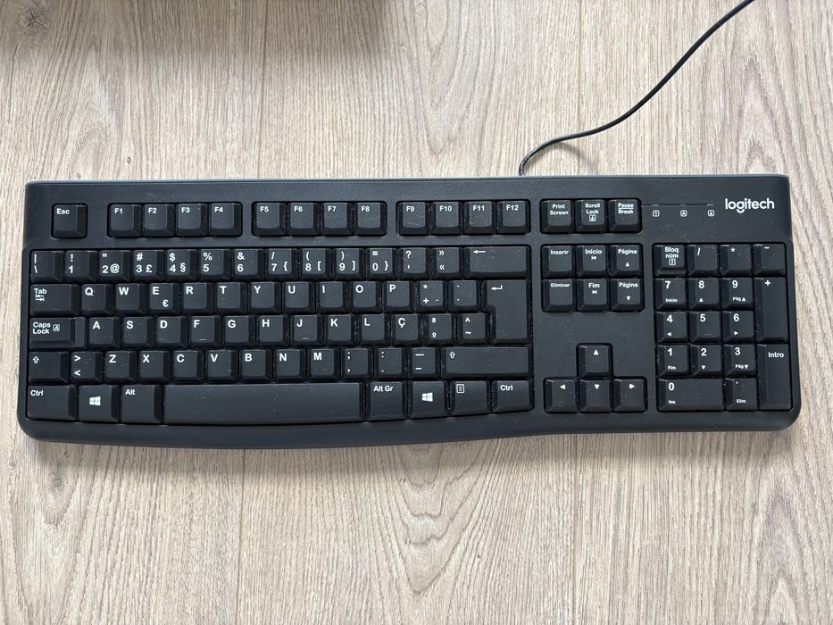 Teclado Logitech K120 USB  (com fio)