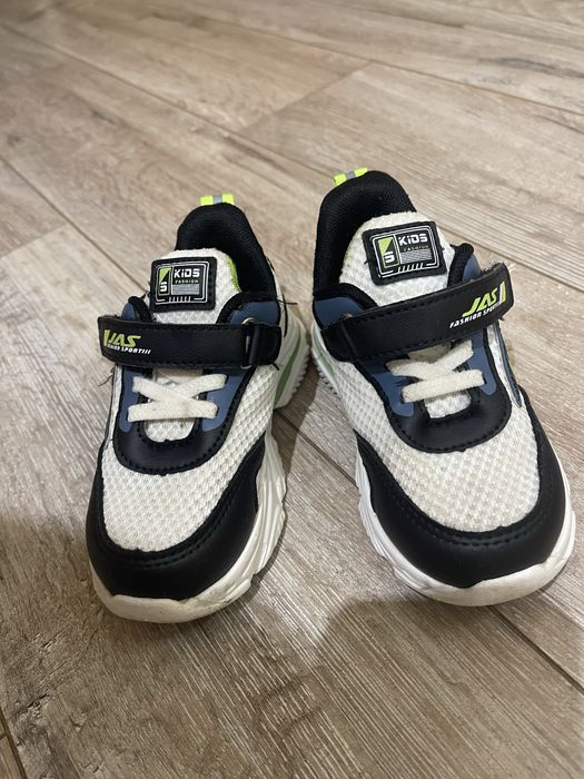 Продам дитяче взуття