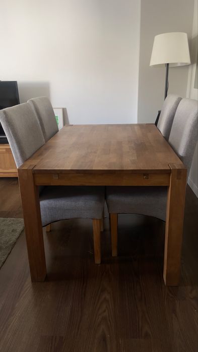 Mesa de jantar com 4 cadeiras