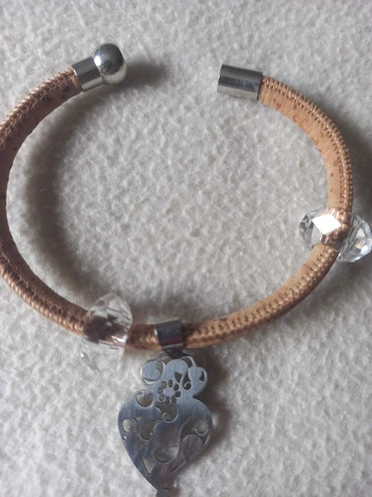 Colar e pulseira em cortiça-Novo