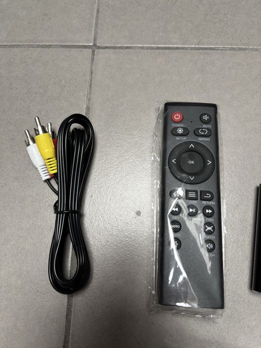 AGPTEK Mini 1080p Full HD cyfrowy odtwarzacz multimedialny z pilotem