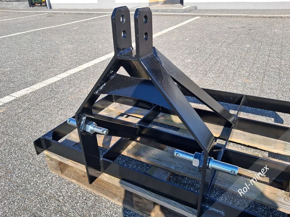 Niwelator terenu Równiarka na TUZ podnośnik Transport