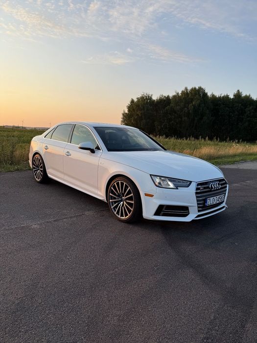 Audi A4 Limousine Audi a4 b9 2.0 TFSI Quattro, S line