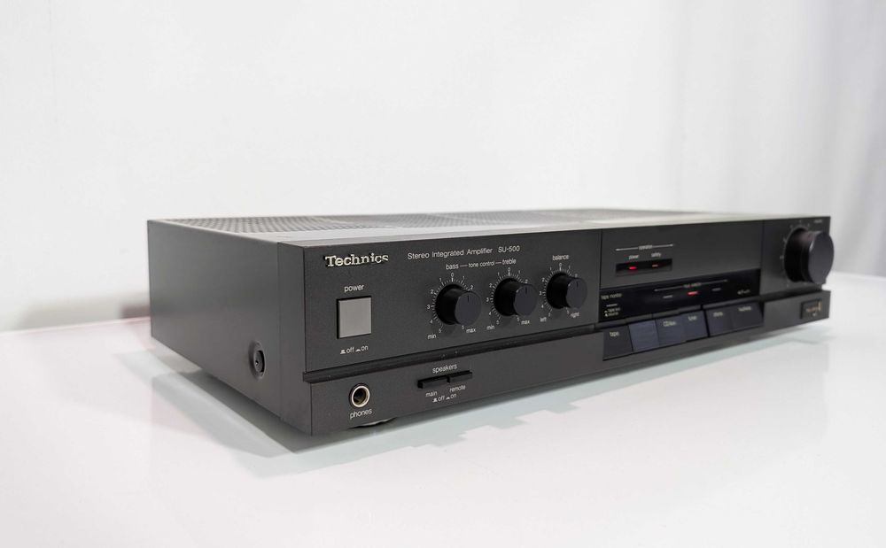 Hi-Fi підсилювач Technics SU-500, має 50 Вт/канал/ 4-16 Ом/ Class A