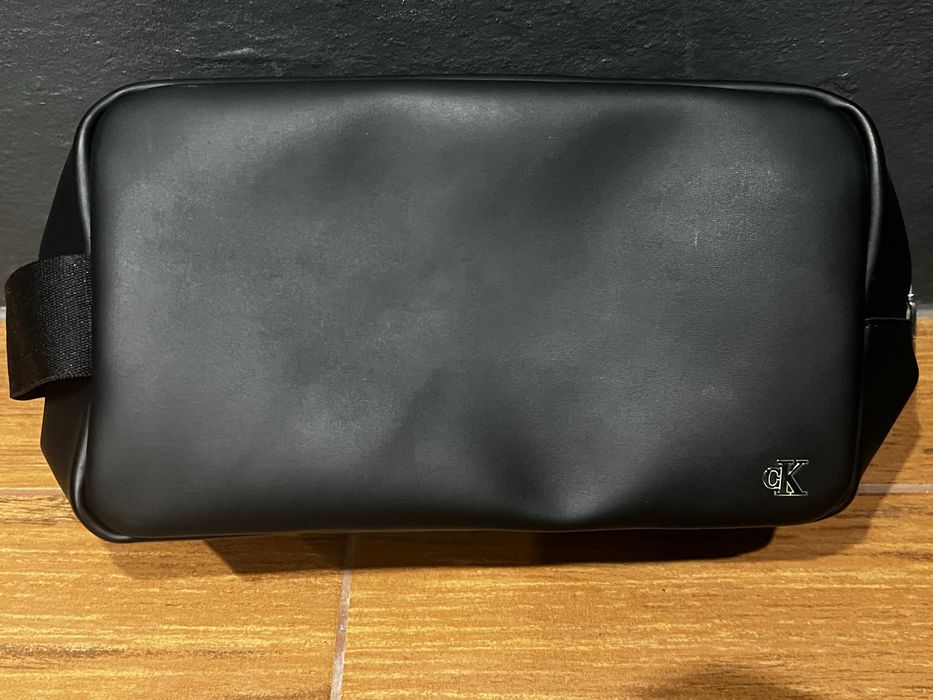 Nowa skórzana kosmetyczka  Calvin Klein
