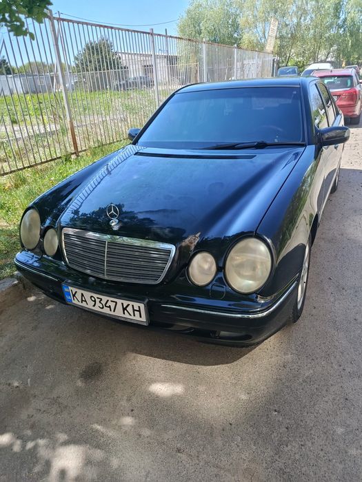 Mersedes-Benz 210, 2000року