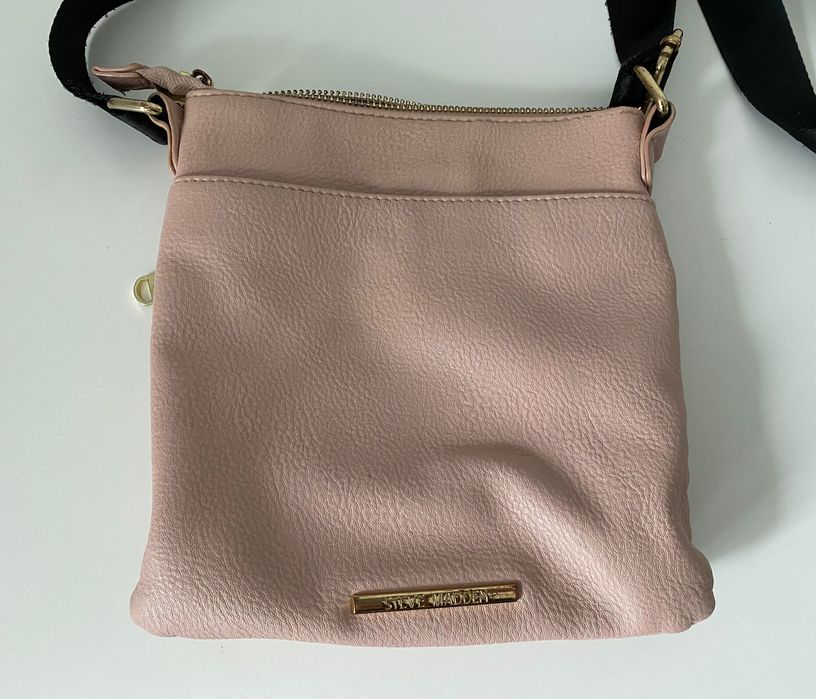 Jasno różowa blado różowa torebka listonoszka na pasku Steve Madden