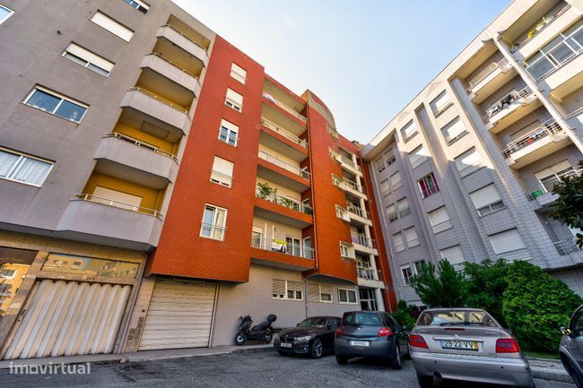 Apartamento T4 +1 à venda em Braga