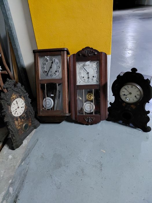 Relógios 4 são 2 da Reguladora 2 americanos 1 com máquina e 1 sem máquina preço  lote