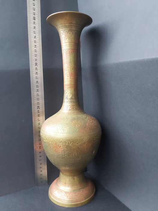 Вазы из металлические с рисунком