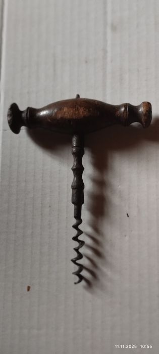 Bardzo stary przedwojenny korkociąg