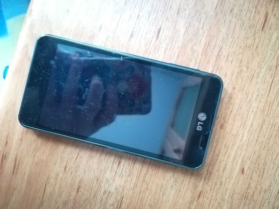 Telefon LG F5 w oryginalnym pudełku