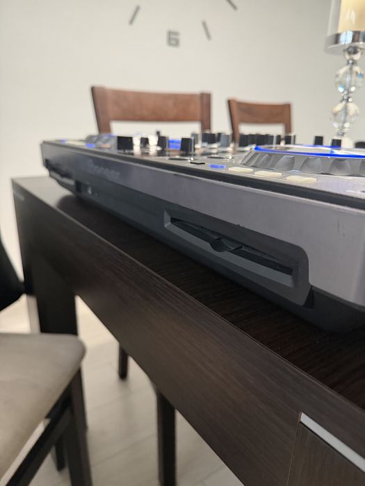 Sprzedam pionner xdj r1