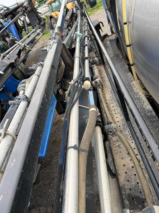 оприскувач самохідний New Holland SP275F