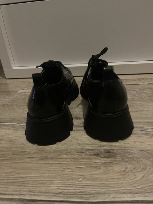 Buty lakierowane