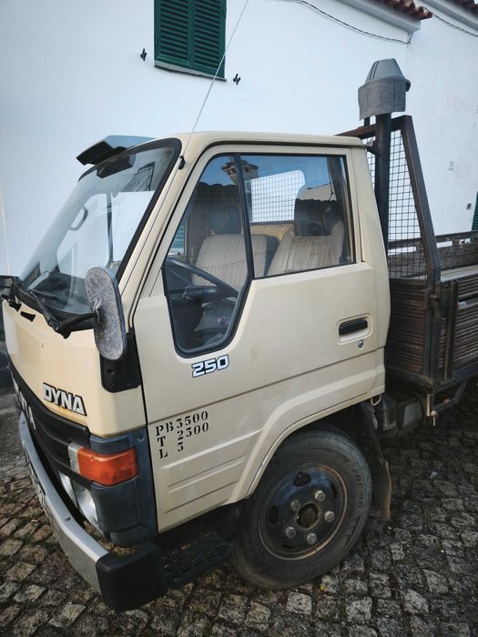 Toyota   Dyna 250