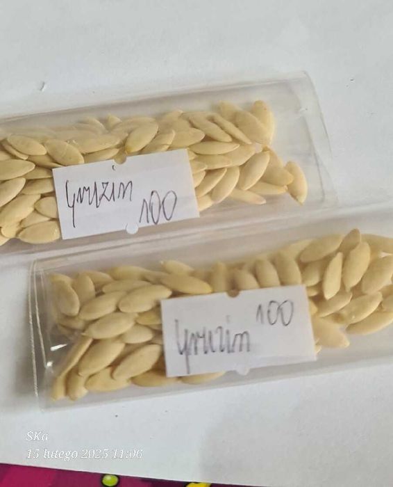 Nasiona z własnego ogrodu warzywa i kwiaty.