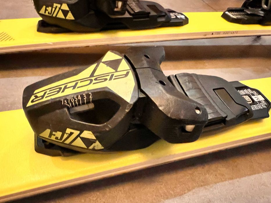 Narty Fisher RC Race JR 4 130 cm z wiazaniami FJ7