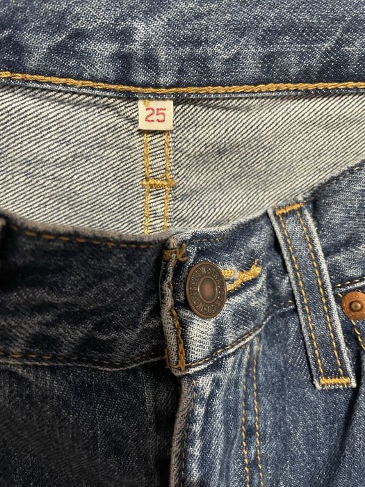 Джинси жіночі Levi Strauss 25 розмір