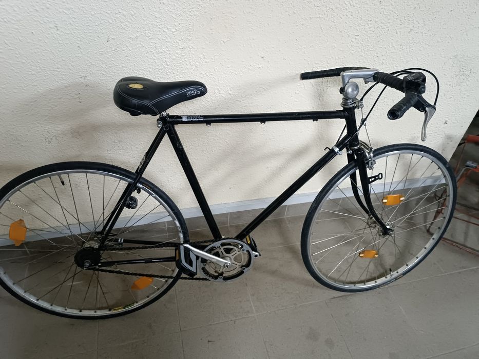 Велосипед на планетарке п'ять скоростей 28 колесо тип шосейного