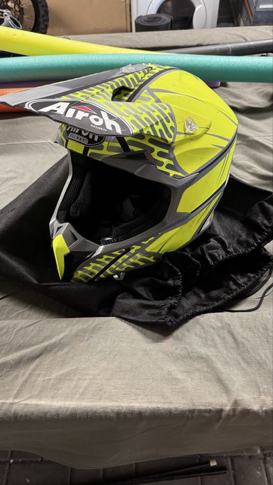 Capacete Airoh XL